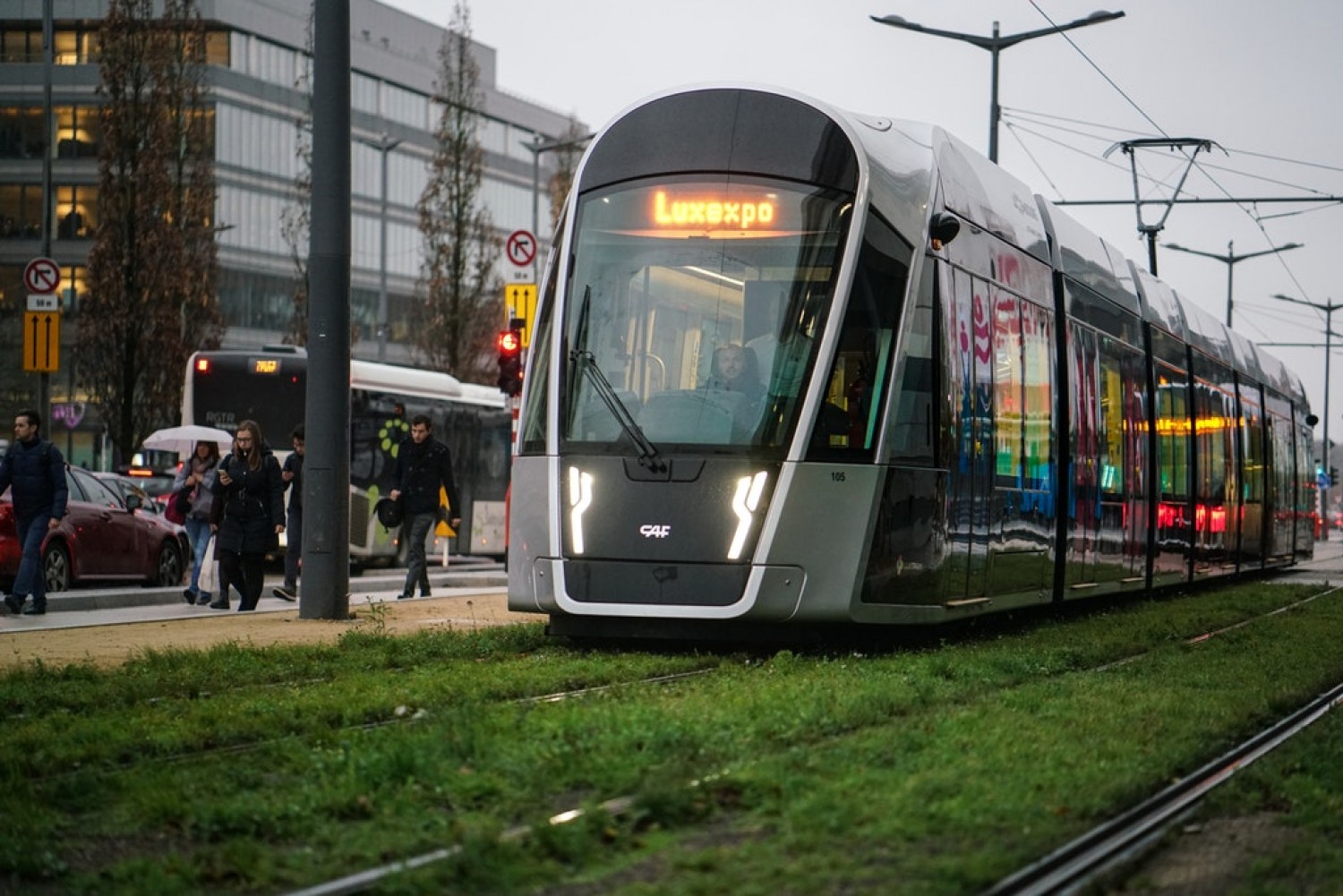 Először a világon: Ingyenessé vált a tömegközlekedés Luxemburgban
