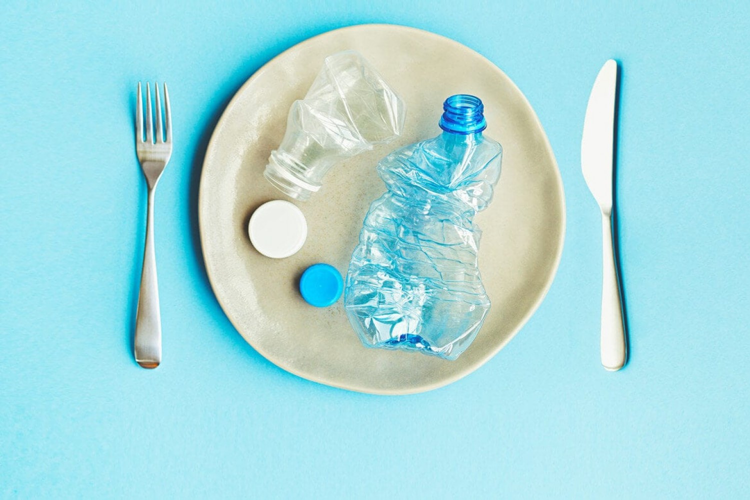 Évente legalább 50 ezer műanyagrészecskét eszünk meg!